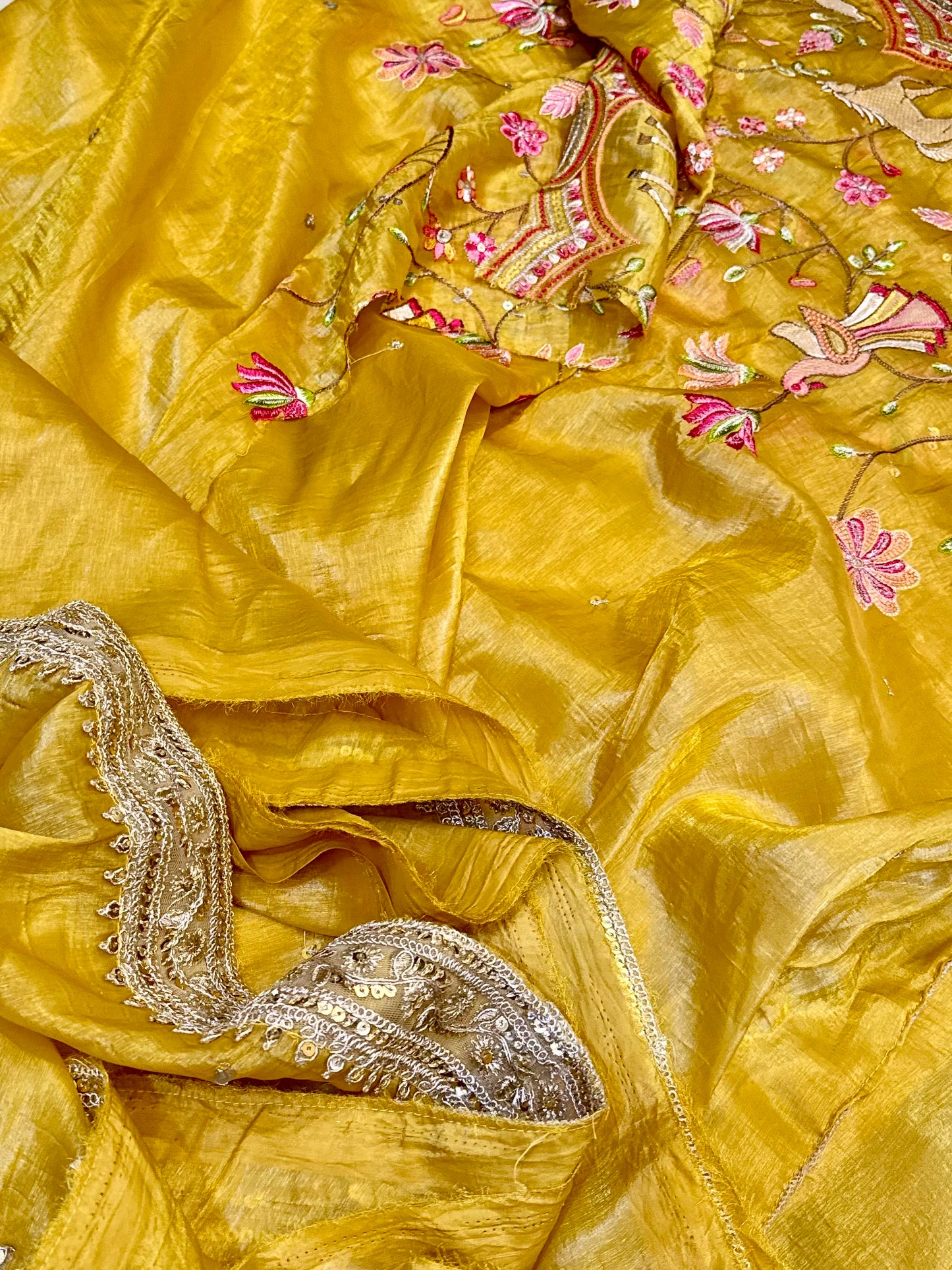 Kanakangi – Gold Crush Tissue Silk Saree with Hand-Embroidered Kalamkari Detailing