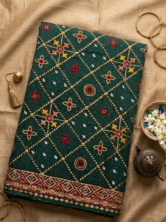 Meera – A Handcrafted Dark Green Bandhani Saree with Traditional Geometric Motifs