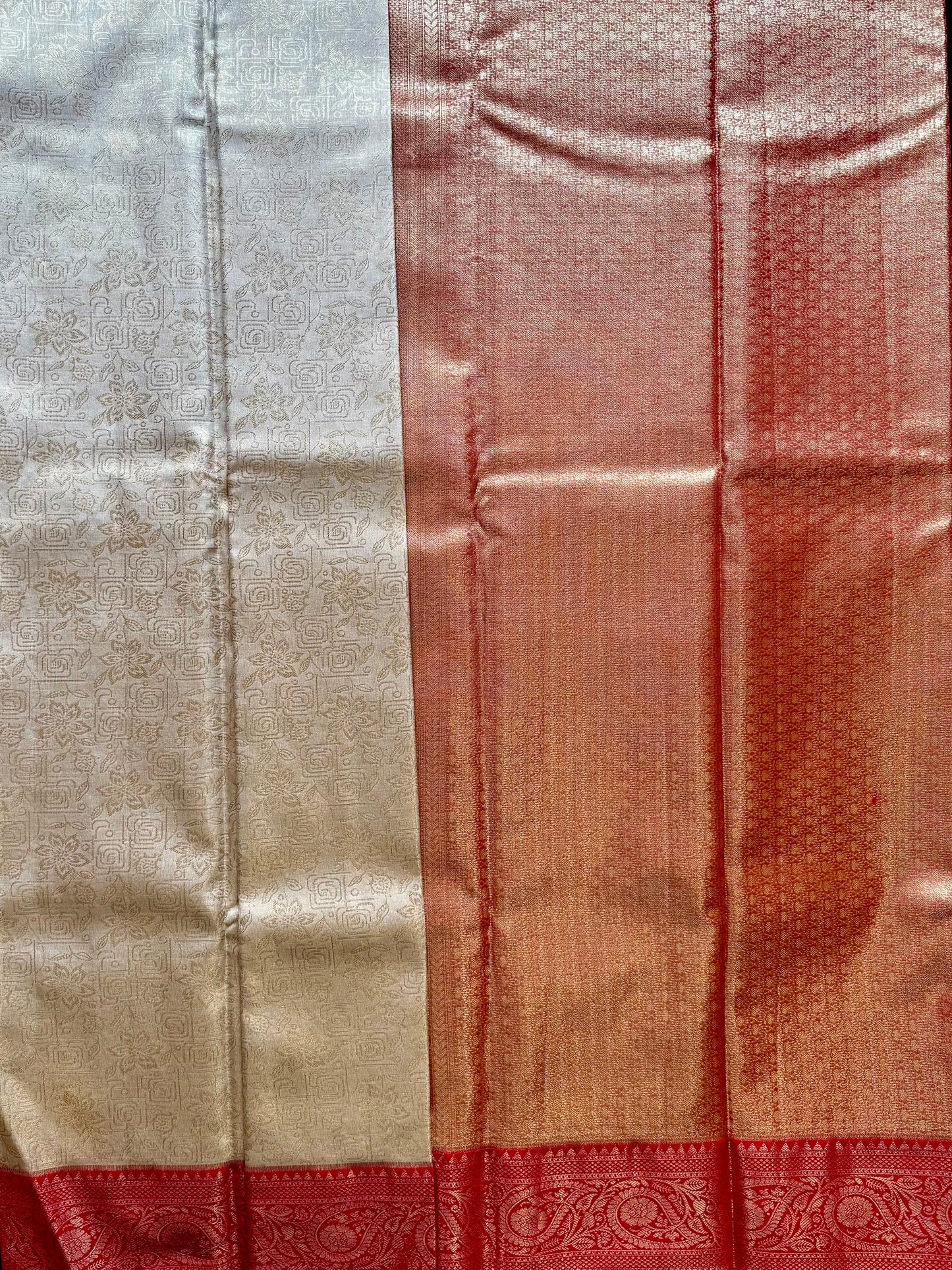 Vedhika - Ivory Gold & Crimson Red Kanchipuram Silk Saree