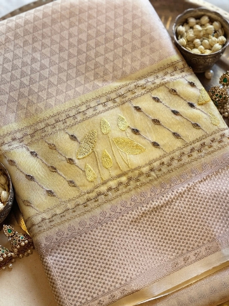 Hema Kanak – Ivory Gold Handwoven Saree with Zari & Botanical Embroidery