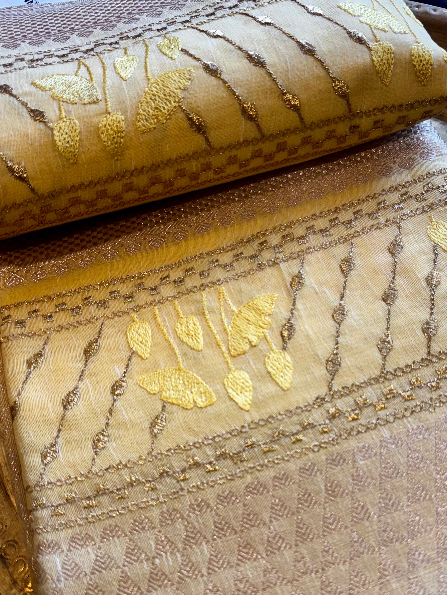 Hema Kanak – Ivory Gold Handwoven Saree with Zari & Botanical Embroidery