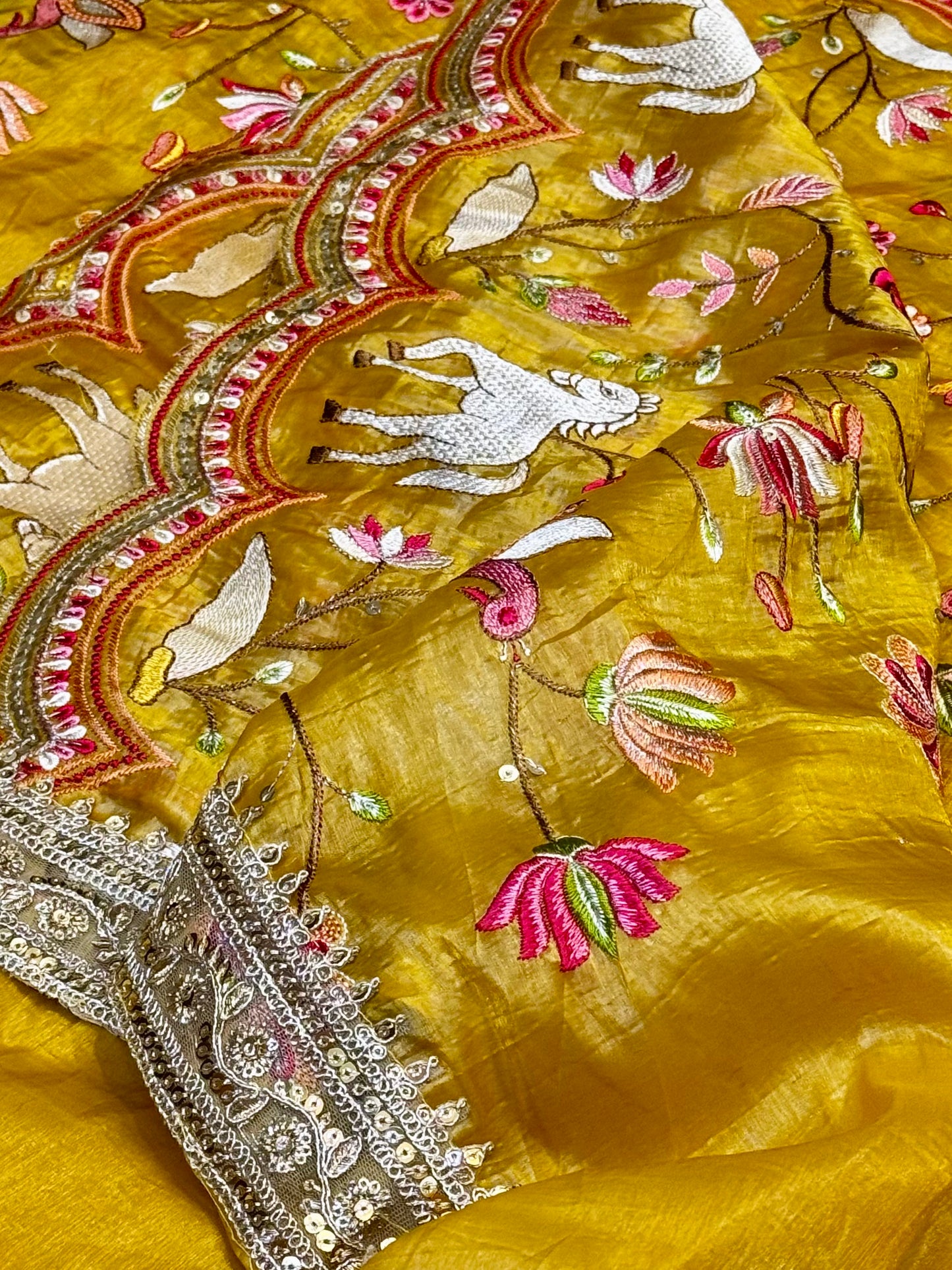 Kanakangi – Gold Crush Tissue Silk Saree with Hand-Embroidered Kalamkari Detailing